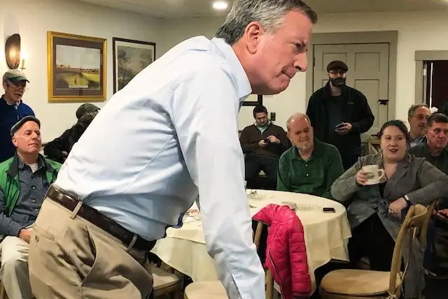 Mayor Bill de Blasio speaks to a small crowd in New Hampshire, for no special reason at all, just a random stop on his progressive policy tour, why do you ask?